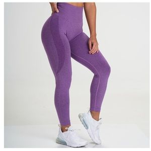 Violet Seamless NVGTN Leggings